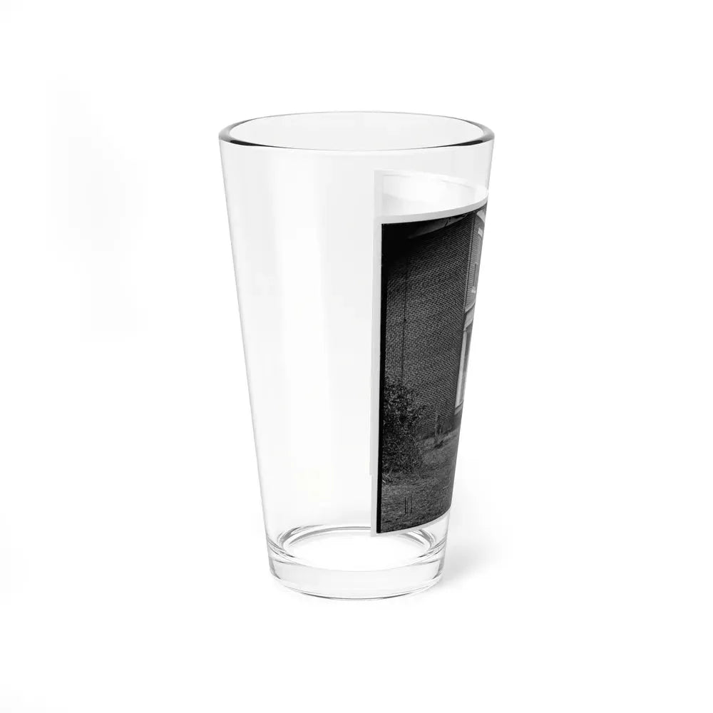 Aiken's Landing, Virginia (Vicinity). Aiken House On James River (U.S. Civil War) Pint Glass 16oz - Go Mug Yourself