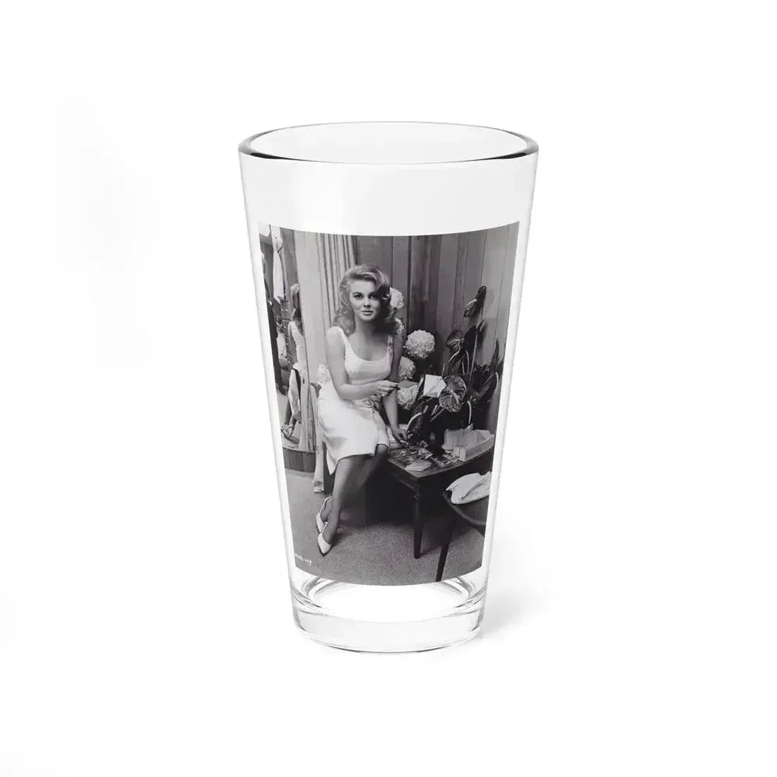 Ann-Margret #197 (Vintage Female Icon) Pint Glass 16oz 16oz - Go Mug Yourself