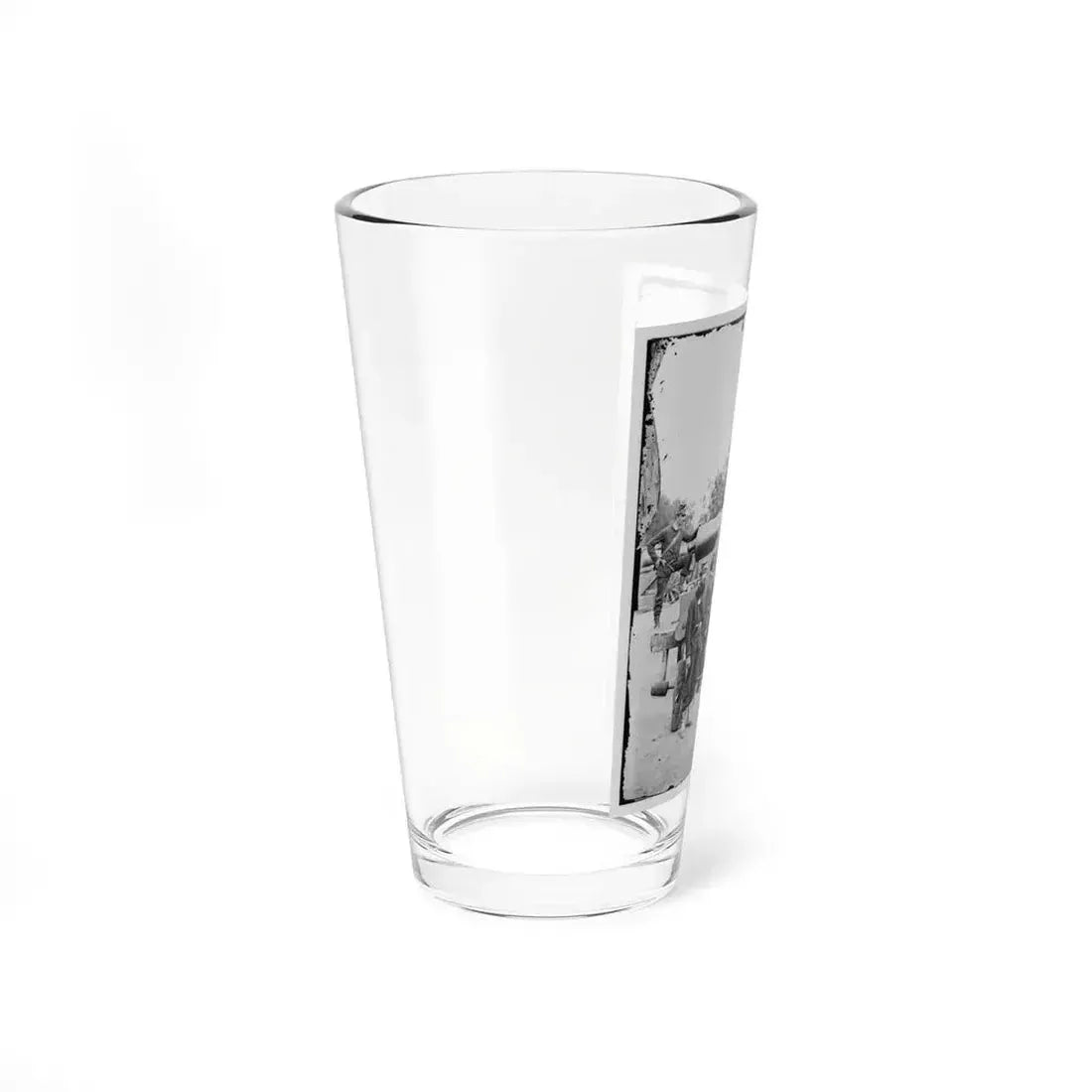 Arlington, Virginia. Big Gun At Fort Woodbury (U.S. Civil War) Pint Glass 16oz - Go Mug Yourself