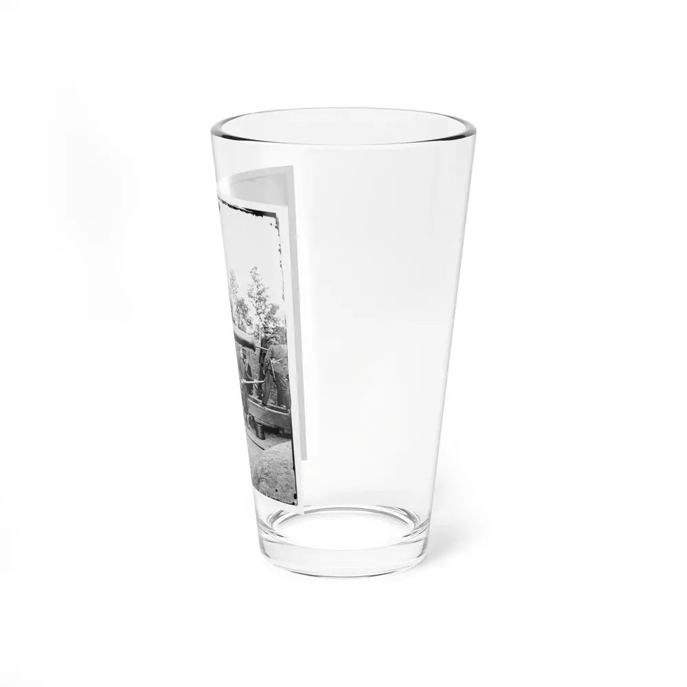 Arlington, Virginia. Big Gun At Fort Woodbury (U.S. Civil War) Pint Glass 16oz - Go Mug Yourself