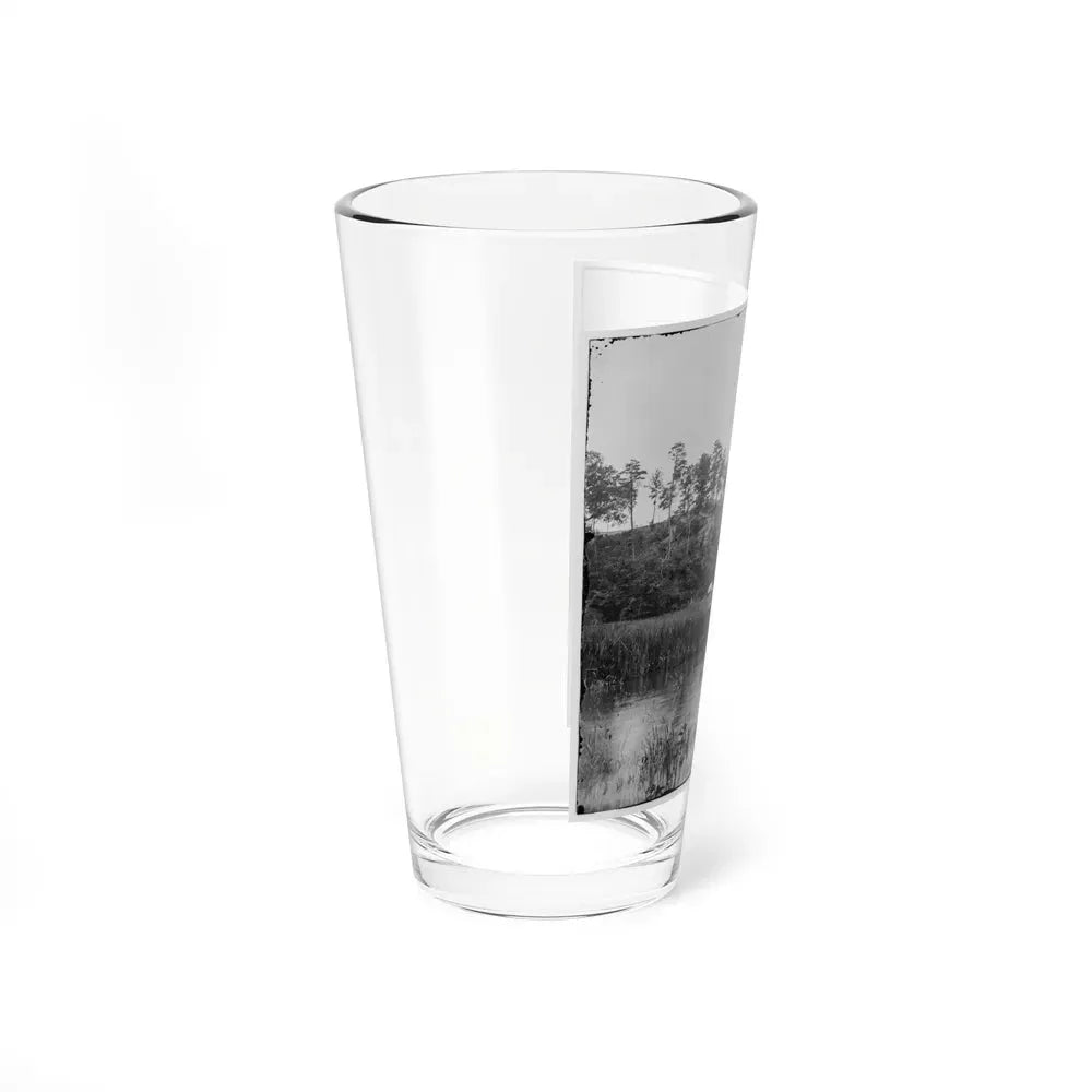Bermuda Hundred, Virginia. Fishing On The James River (U.S. Civil War) Pint Glass 16oz - Go Mug Yourself