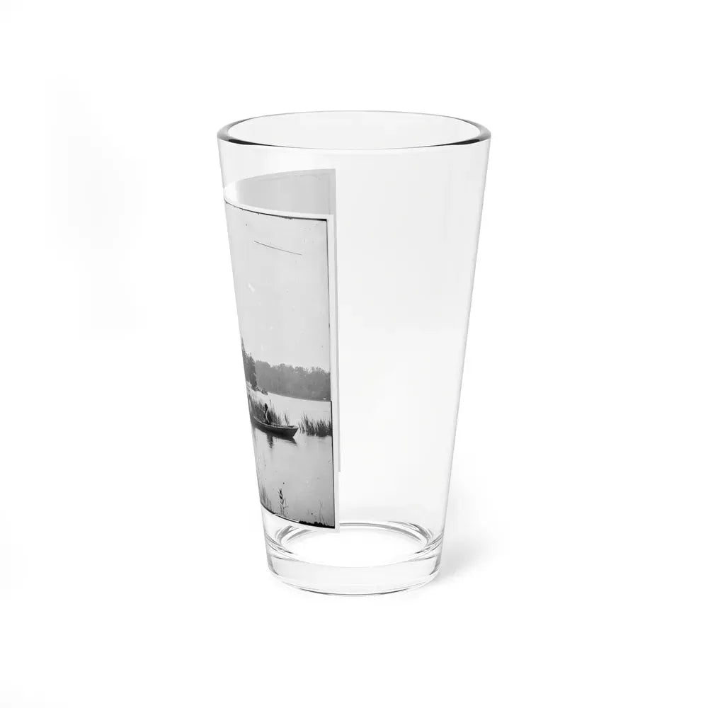 Bermuda Hundred, Virginia. Fishing On The James River (U.S. Civil War) Pint Glass 16oz - Go Mug Yourself