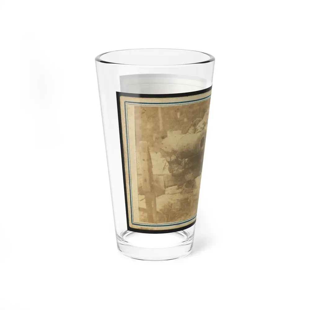 Cannon Mounted In The Camp Of Duryea's And Bainbridge's Batteries, 15th Arkansas Confederate Infantry, Port Hudson, Louisiana (U.S. Civil War) Pint Glass 16oz - Go Mug Yourself