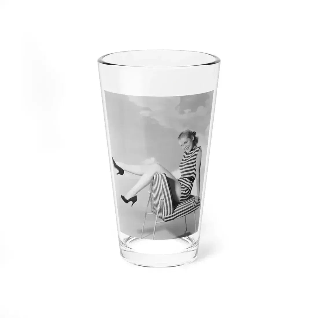 Elizabeth Montgomery #82 (Vintage Female Icon) Pint Glass 16oz 16oz - Go Mug Yourself