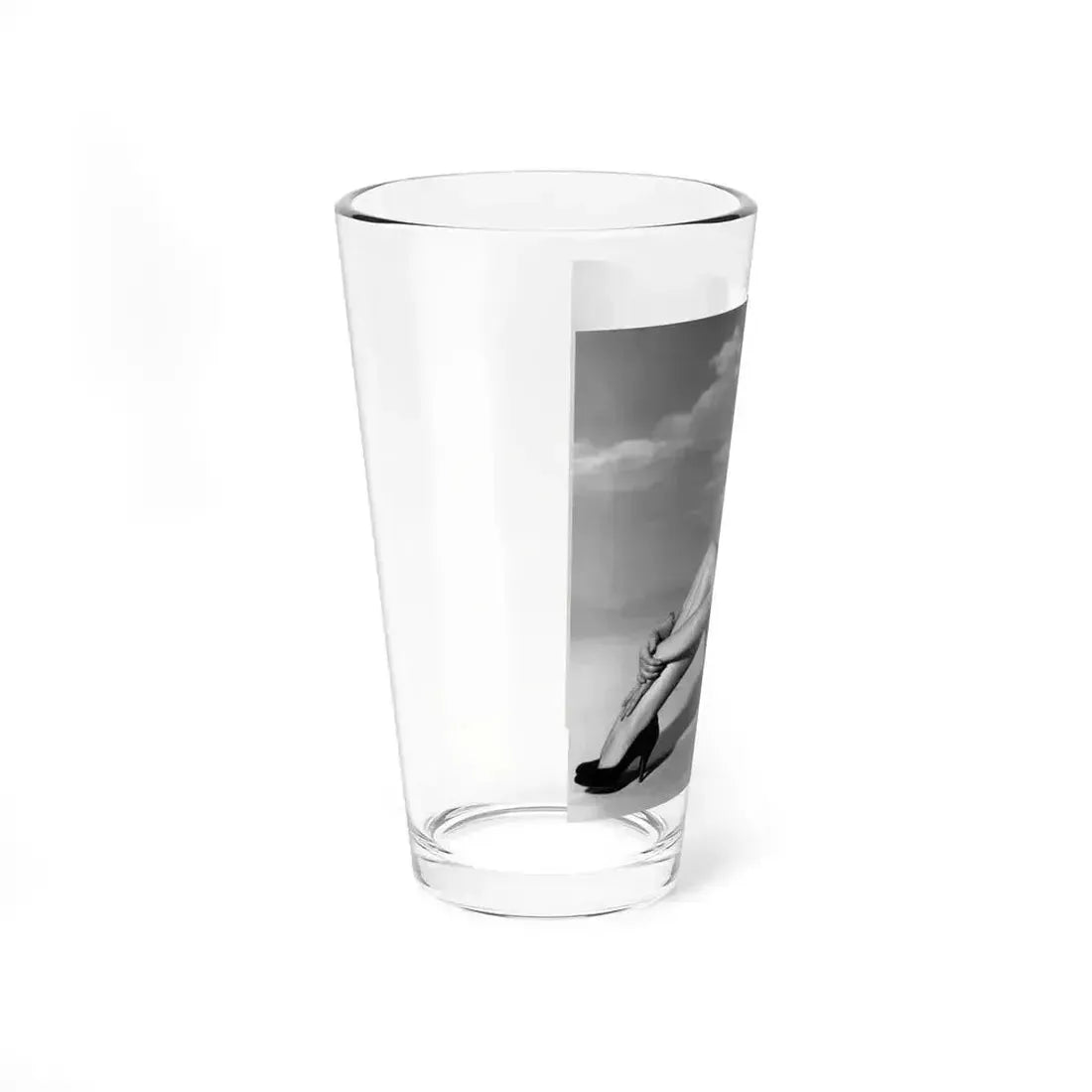 Elizabeth Montgomery #83 (Vintage Female Icon) Pint Glass 16oz - Go Mug Yourself