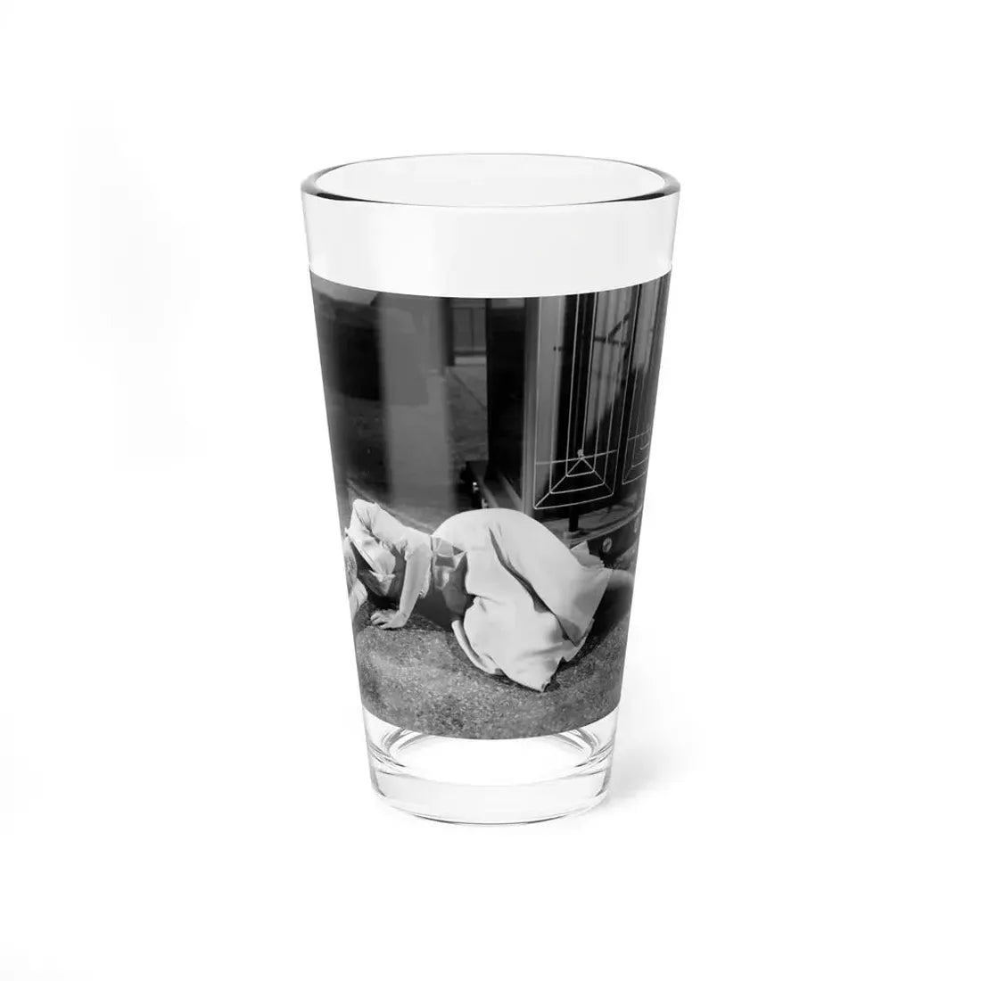 Patricia Owens #19 (Vintage Female Icon) Pint Glass 16oz 16oz - Go Mug Yourself