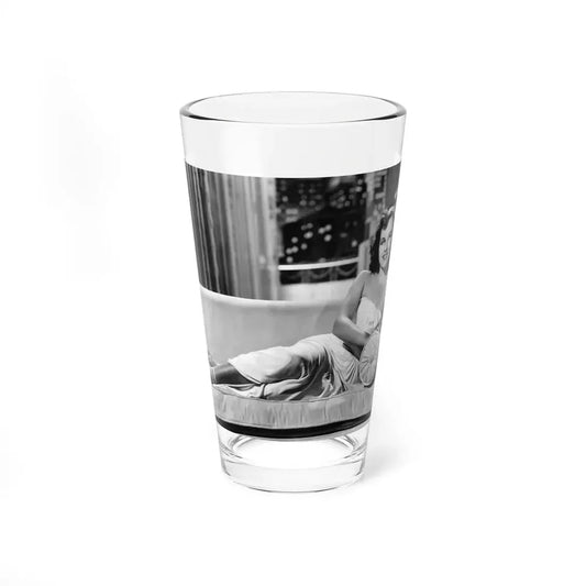 Paulette Goddard #195 (Vintage Female Icon) Pint Glass 16oz 16oz - Go Mug Yourself