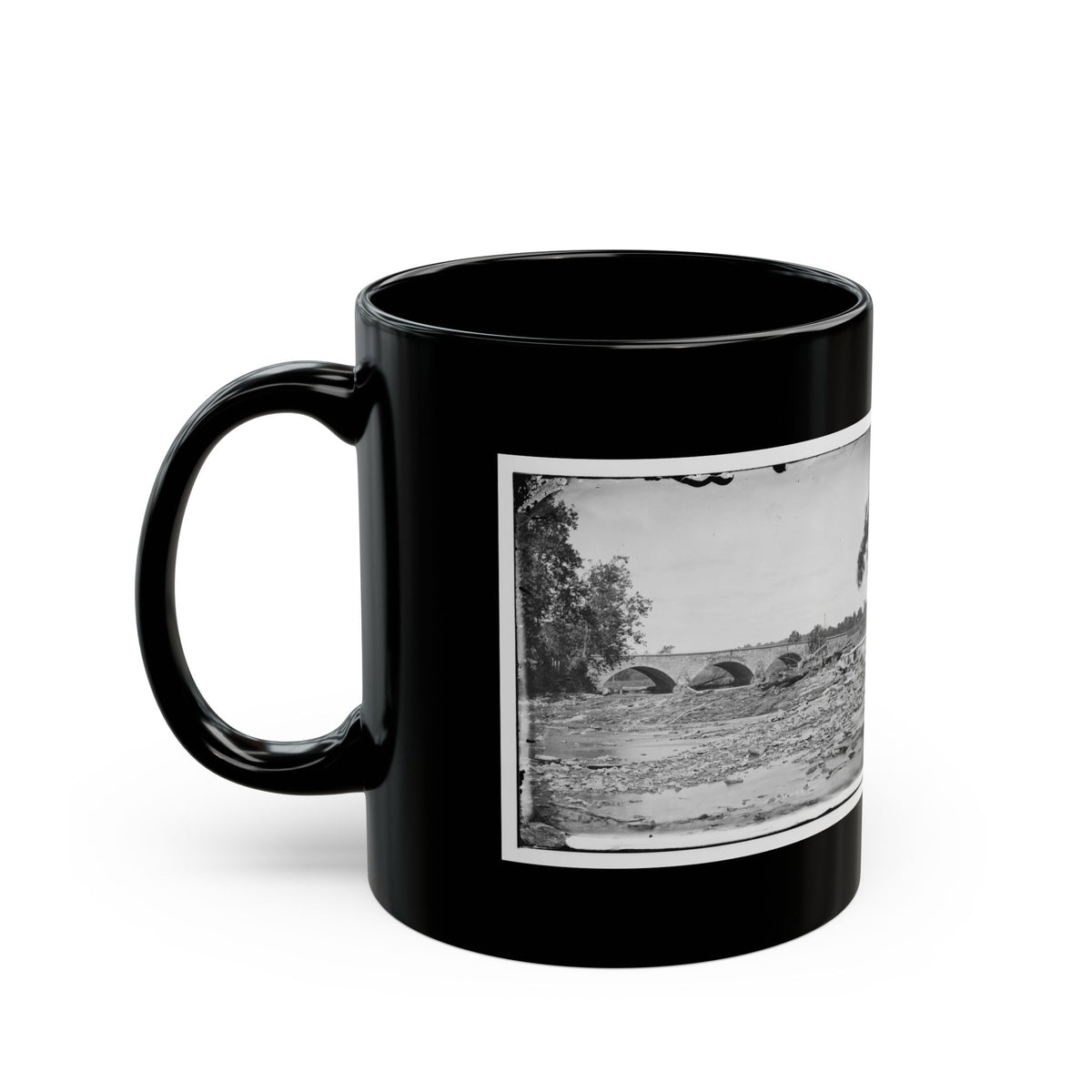 Antietam, Maryland. Antietam Bridge On Sharpsburg And Boonsboro Turnpike(2) (U.S. Civil War) Black Coffee Mug