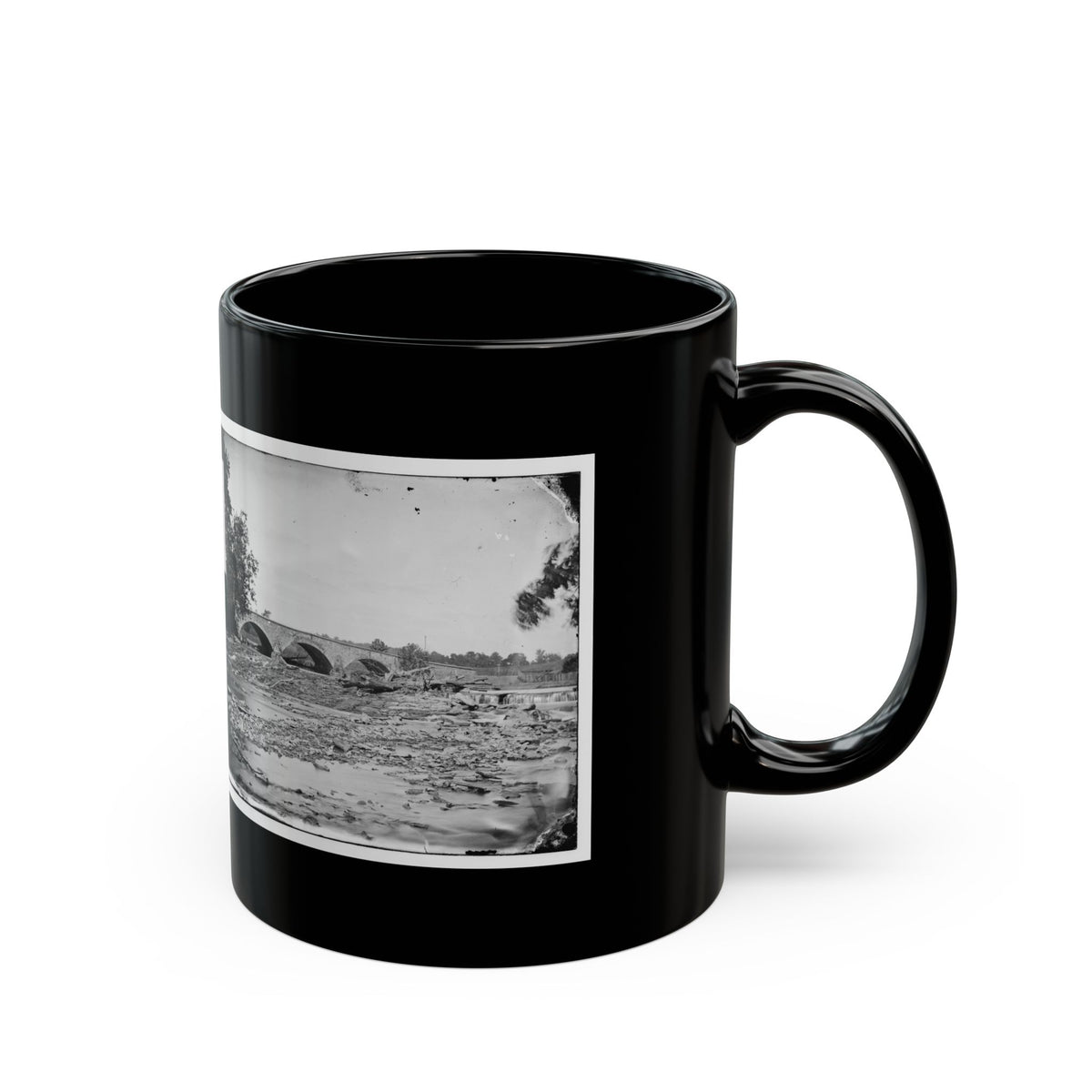 Antietam, Maryland. Antietam Bridge On Sharpsburg And Boonsboro Turnpike(2) (U.S. Civil War) Black Coffee Mug