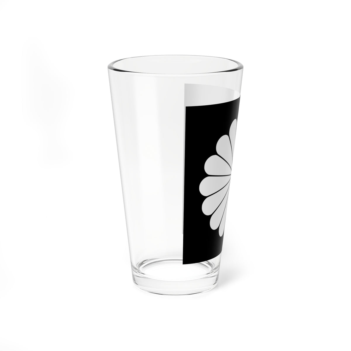 Japanese Crest Jyuuroku Kiku (Japan) (Coat of Arms) Pint Glass 16oz