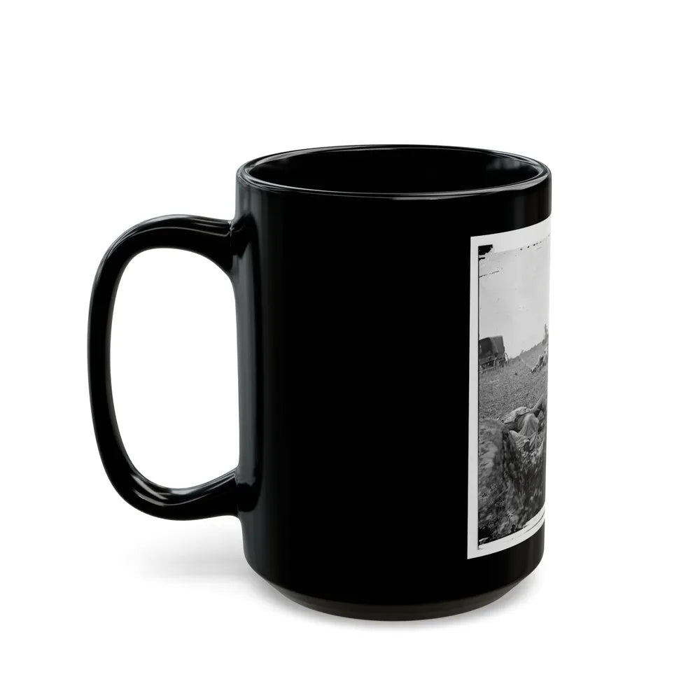 Gettysburg, Pa. Confederate Dead Gathered For Burial At The Edge Of The Rose Woods, July 5, 1863 (U.S. Civil War) Black Coffee Mug-Go Mug Yourself