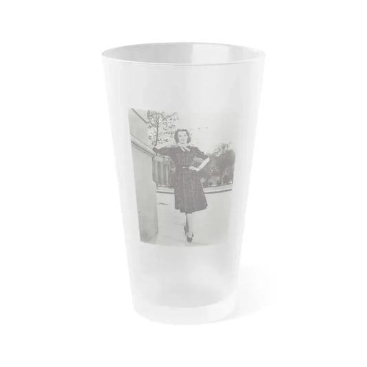 Ann Robinson #29 (Vintage Female Icon) Frosted Pint Glass 16oz 16oz Frosted - Go Mug Yourself