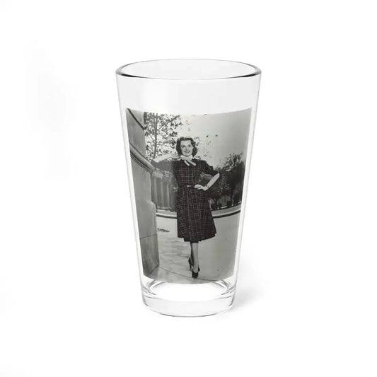 Ann Robinson #29 (Vintage Female Icon) Pint Glass 16oz 16oz - Go Mug Yourself