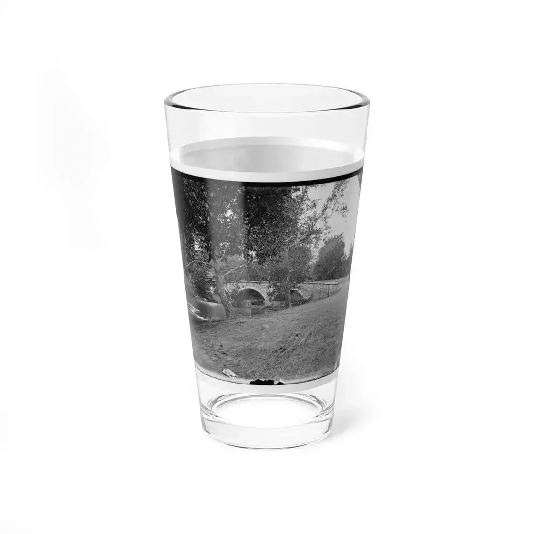Antietam, Maryland. Burnside Bridge Across The Antietam (U.S. Civil War) Pint Glass 16oz - Go Mug Yourself