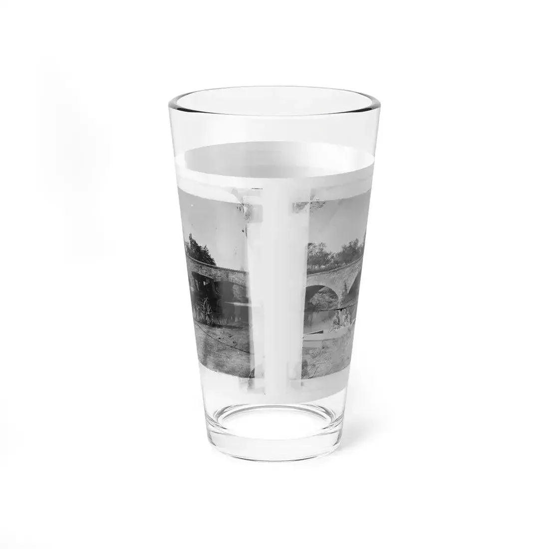Antietam, Maryland. Picnic Party At Antietam Bridge (U.S. Civil War) Pint Glass 16oz - Go Mug Yourself