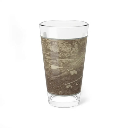 Battlefield Of Gettysburg. Dead Confederate Sharpshooter At Foot Of Little Round Top (U.S. Civil War) Pint Glass 16oz 16oz - Go Mug Yourself