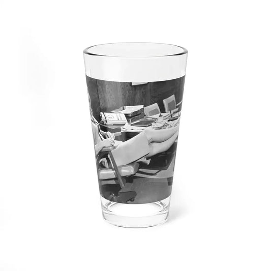 Leslie Parrish #116 (Vintage Female Icon) Pint Glass 16oz 16oz - Go Mug Yourself