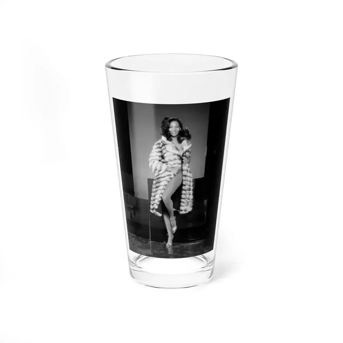 Pam Grier #16 (Vintage Female Icon) Pint Glass 16oz 16oz - Go Mug Yourself
