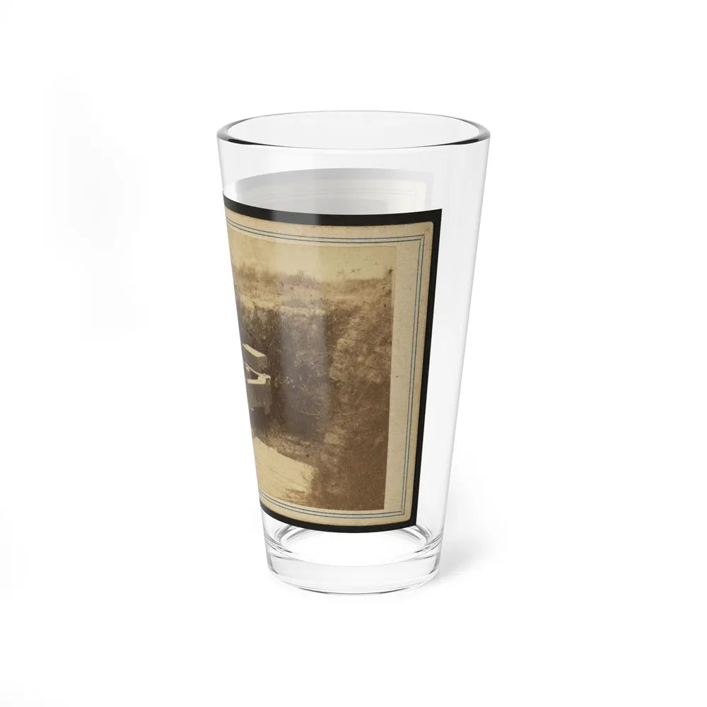 Quaker Gun Mounted On Bluff Of Port Hudson, La. (U.S. Civil War) Pint Glass 16oz-Go Mug Yourself