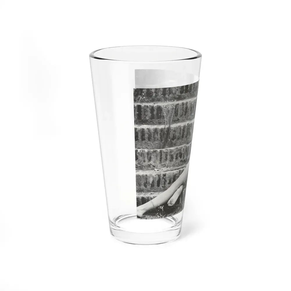 Raquel Welch #260 (Vintage Female Icon) Pint Glass 16oz - Go Mug Yourself