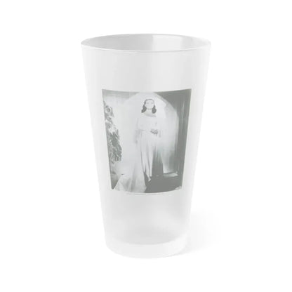 Susan Hart #25 (Vintage Female Icon) Frosted Pint Glass 16oz 16oz Frosted - Go Mug Yourself