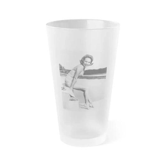 Terry Moore #326 (Vintage Female Icon) Frosted Pint Glass 16oz 16oz Frosted - Go Mug Yourself