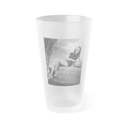 Terry Moore #753 (Vintage Female Icon) Frosted Pint Glass 16oz 16oz Frosted - Go Mug Yourself